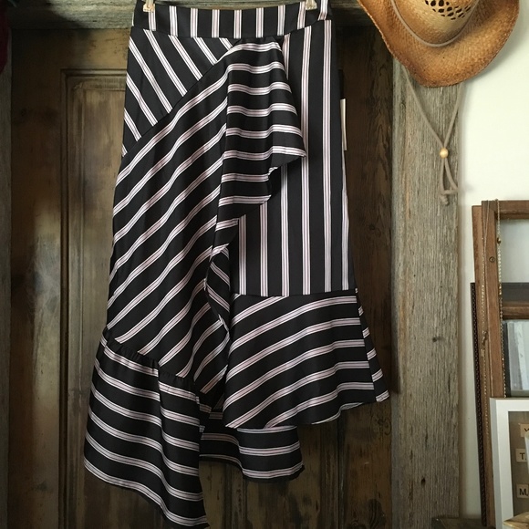 A new day Striped Skirt - Picture 1 of 13